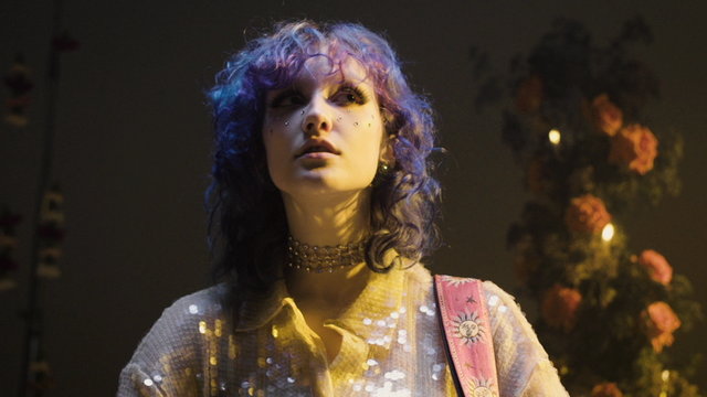 GIRL ON TV (LIVE)