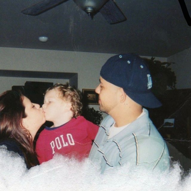 MOMMAS BOY