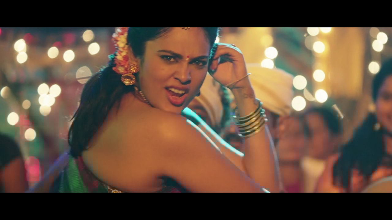 Jilla Asanthu Nikkum (From "MGR Magan")