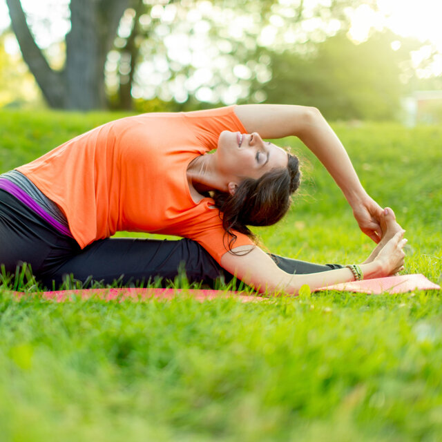 Serenity's Flow: A Yoga Oasis with Soothing Chill Music