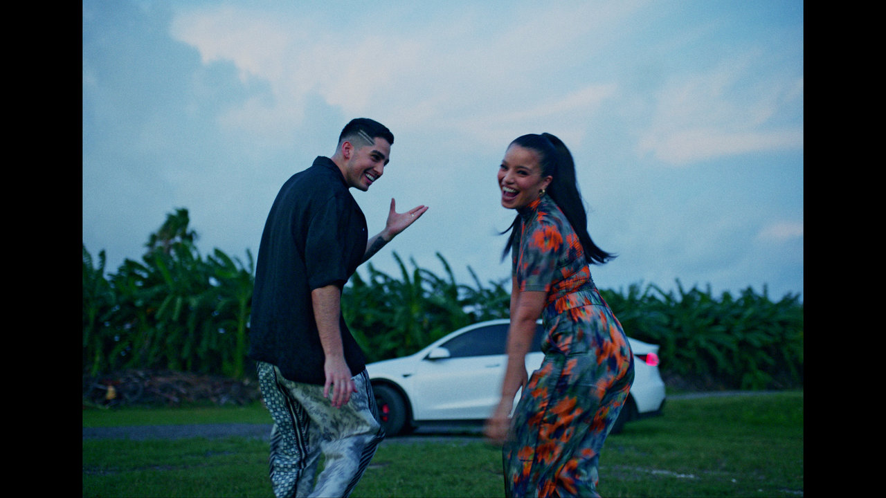 Tu Debilidad (feat. Emilia) (Official Video)