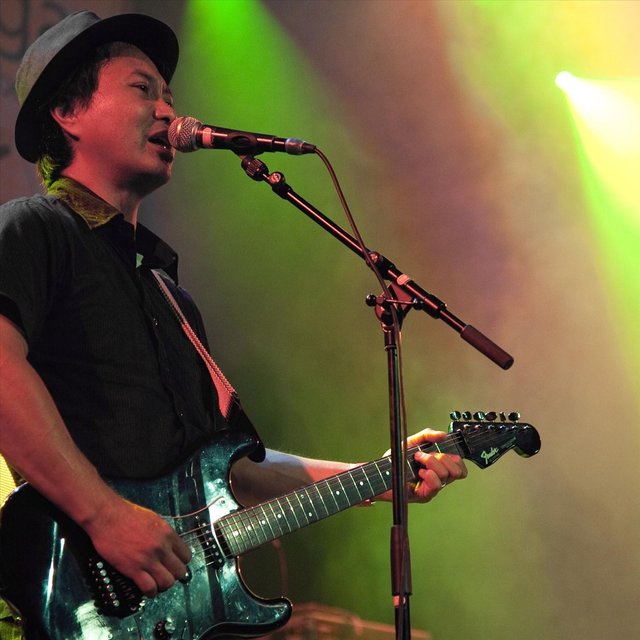 Sepayung Berdua