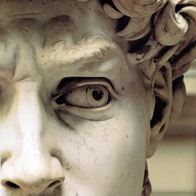 statue