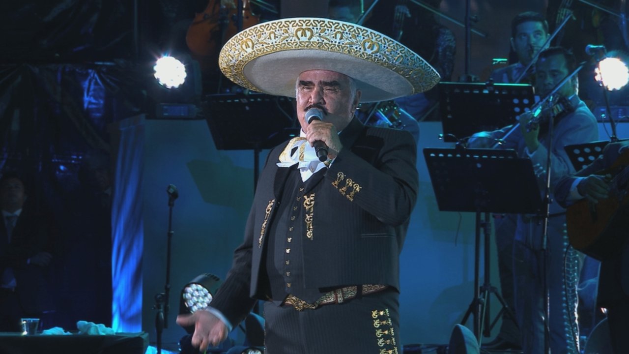 Marioneta / Un Hombre Con Suerte ((En Vivo) [Un Azteca en el Azteca] [Versión Editada])
