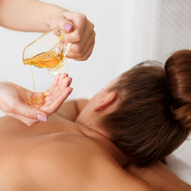 Chill Sound Delight: Nature's Call to Spa Rejuvenation with White Noise