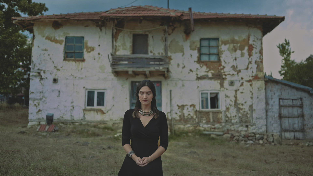 Ağ Elime Mor Kınalar Yaktılar