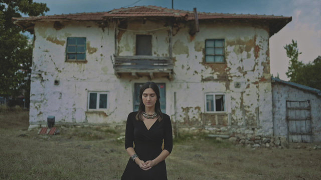 Ağ Elime Mor Kınalar Yaktılar