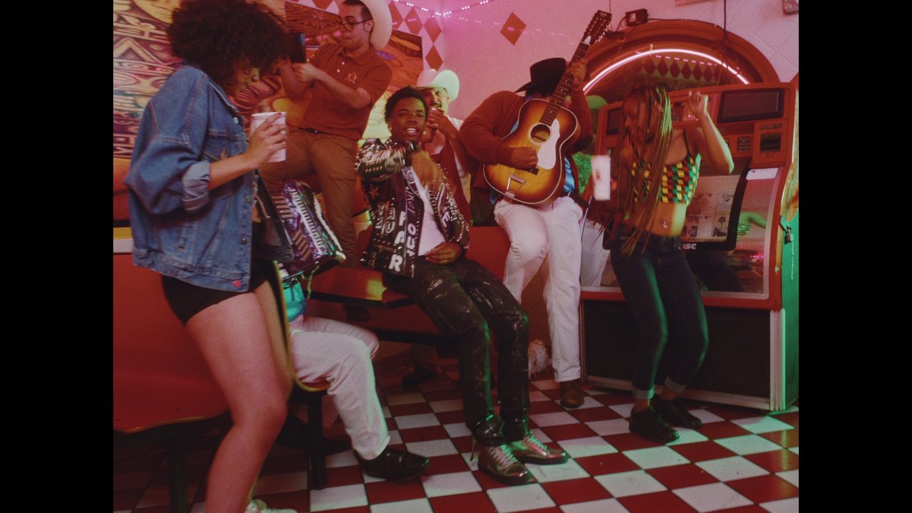 Uno (Official Video)