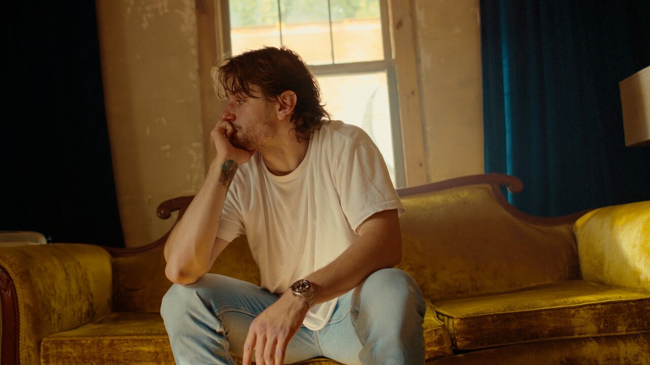 Don't You Give Up On Me Yet (Official Video)