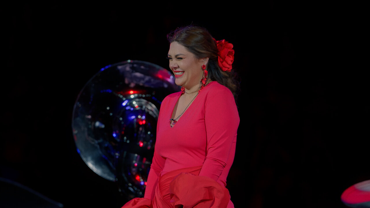 Me Hace Tanto Bien (En Vivo Desde la Plaza de Toros la México)