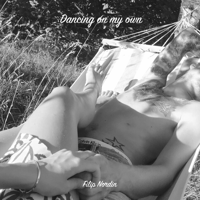 Dancing on my own (Acoustic Covers Versions of Popular Songs)