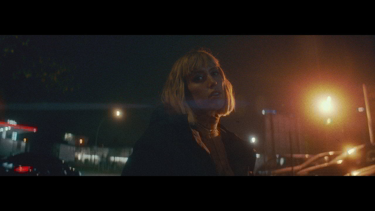 Schwarz (Mood Video)