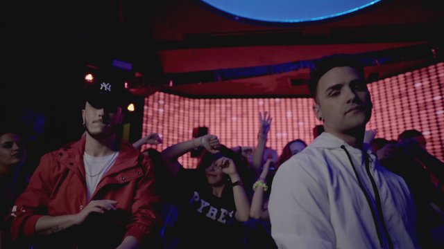 Las Manos Hacia el Techo (Video Oficial)
