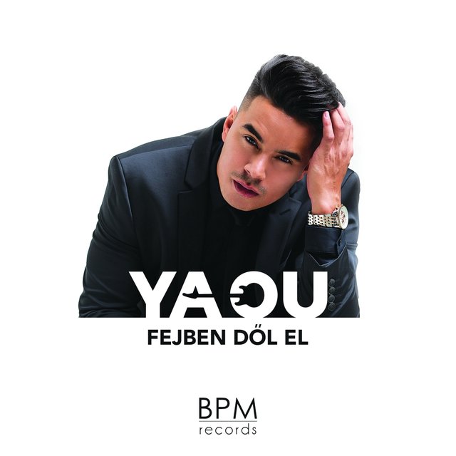 Fejben dol el