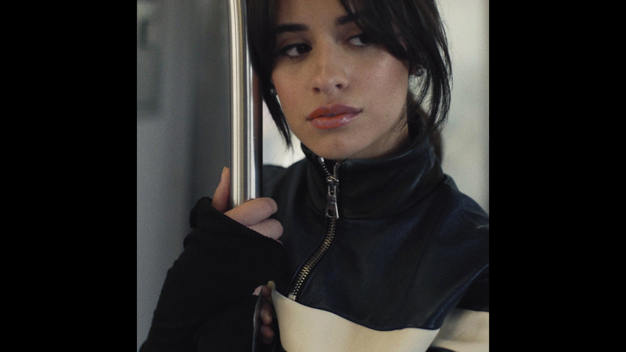 Havana (feat. Young Thug) (Vertical Video)