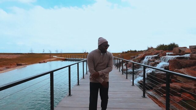 Counting Blessings (Lyric Video) (feat. Ja'Neeva)