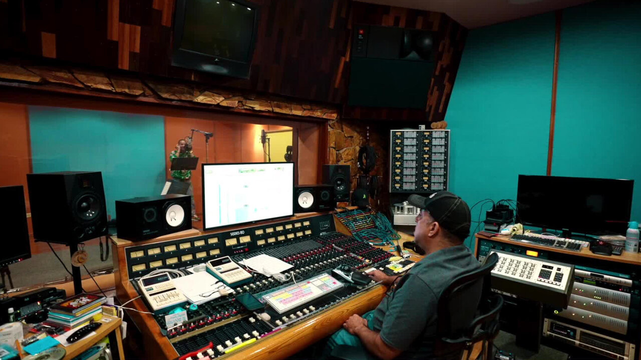 SIgan La Clave  (feat. Victor Manuelle)