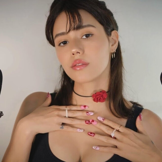 ASMR Body Triggers, Fabric, Collarbone