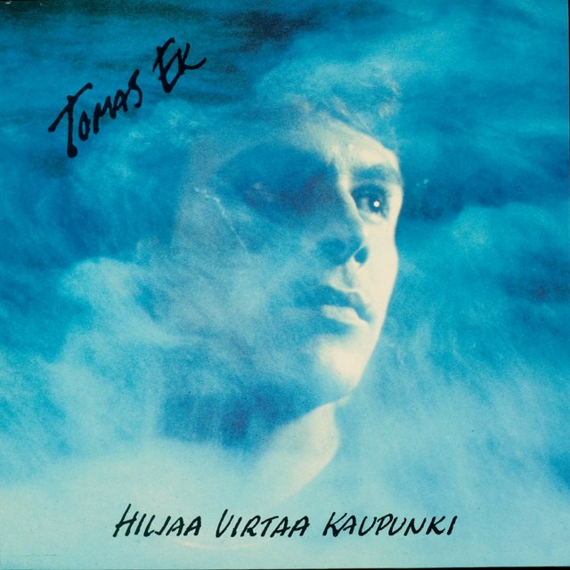 Hiljaa virtaa kaupunki
