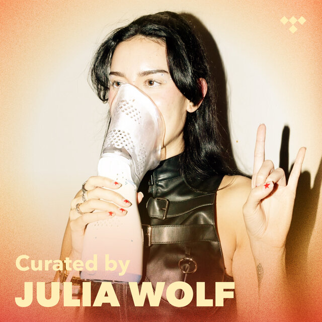 Julia Wolf: women!!