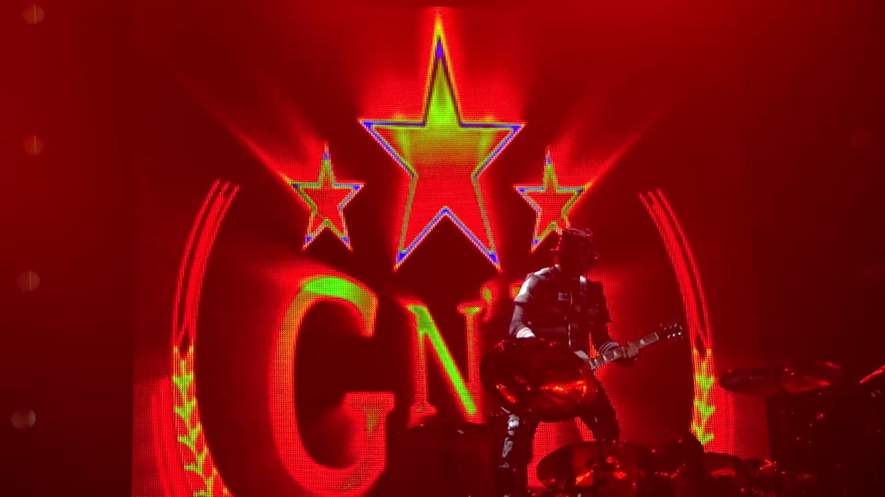 Guns N' Roses - Live From The O2 Arena London | Official Full Length Concert [HD]
