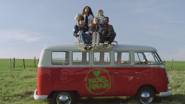 Chante (Love Michel Fugain) (Clip officiel)