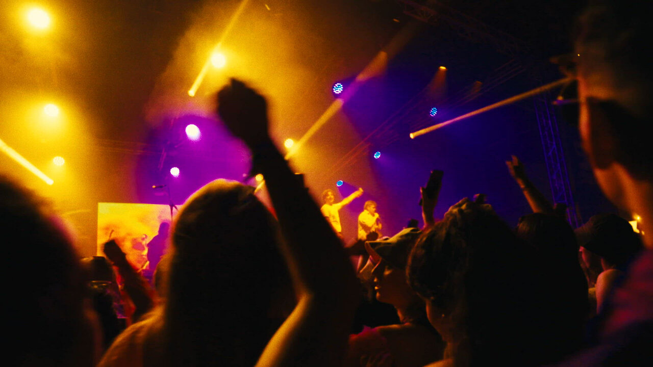 switching tongues (Official Music Video)