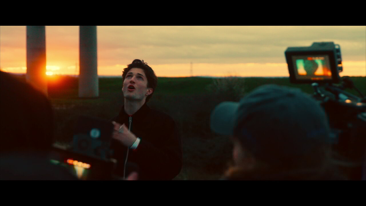 beat up car - Behind the Scenes