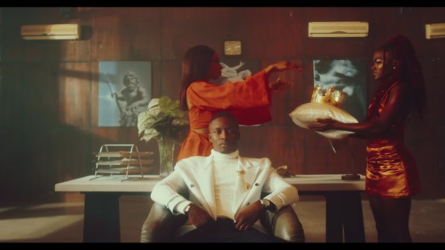 Popular (feat. Ramoni)