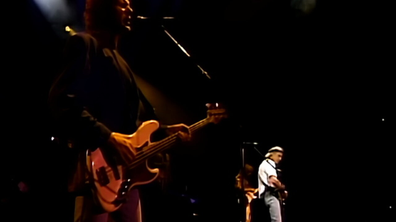 Money for Nothing (On the Night Live at Feijenoord Stadium, Rotterdam, Netherlands, 5/31/1992) [Remaster]