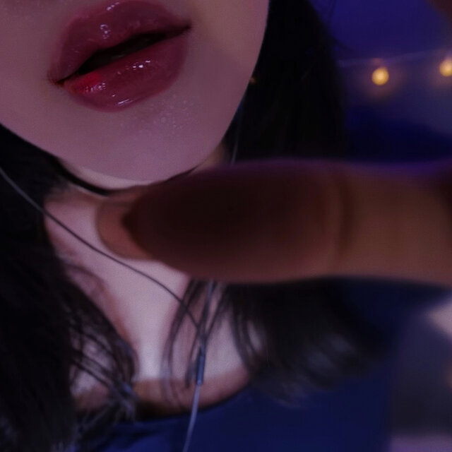 Intense Mouth Sounds Mic Brushing (No Talking)