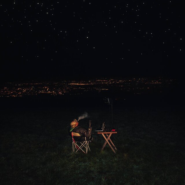 PRÈS DES ÉTOILES, LOIN DES HOMMES .