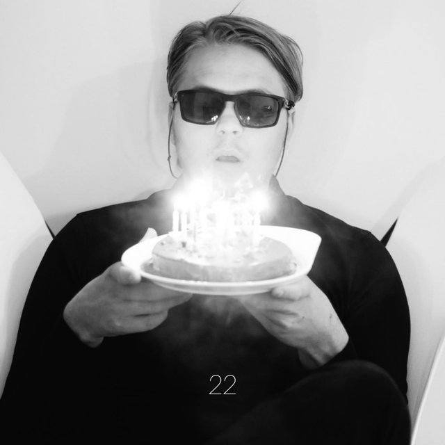 22
