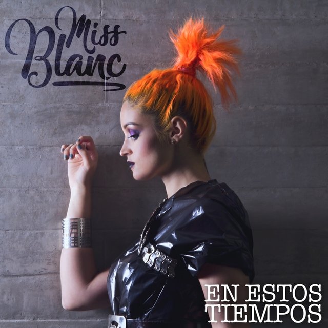 En Estos Tiempos - Single
