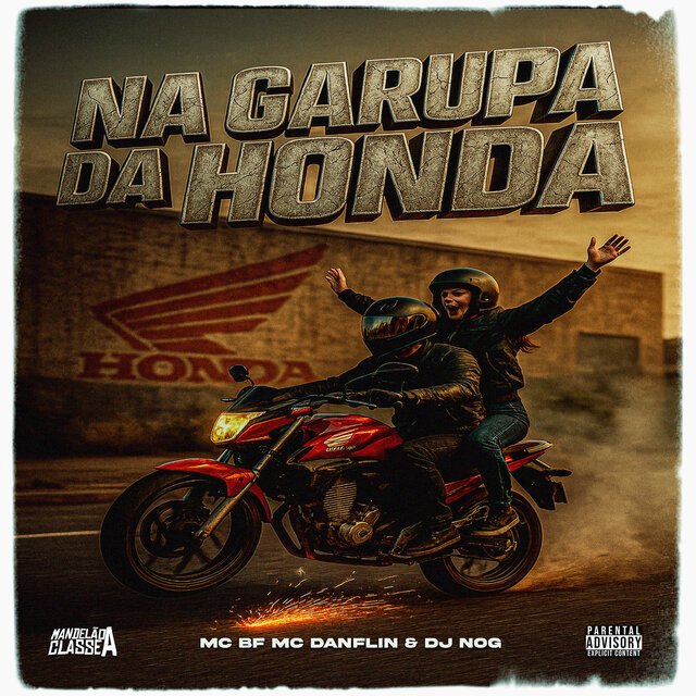 Na Garupa da Honda