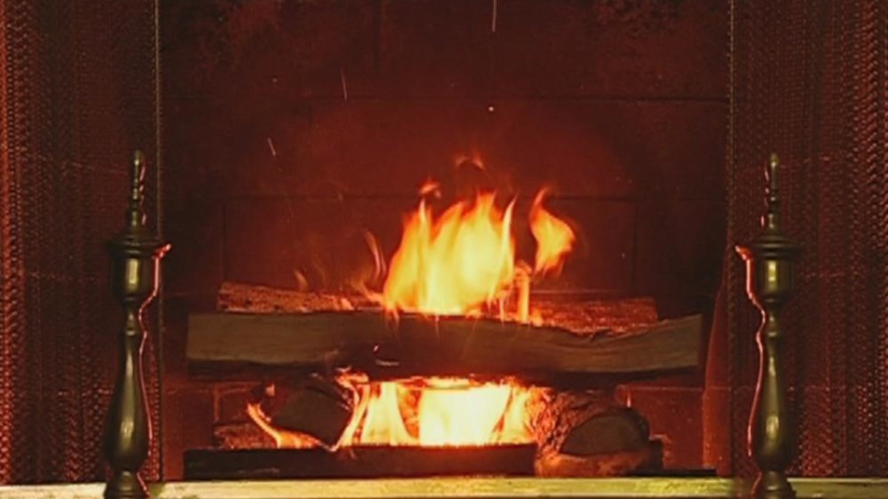 We Wish You a Merry Christmas (Yule Log Version)