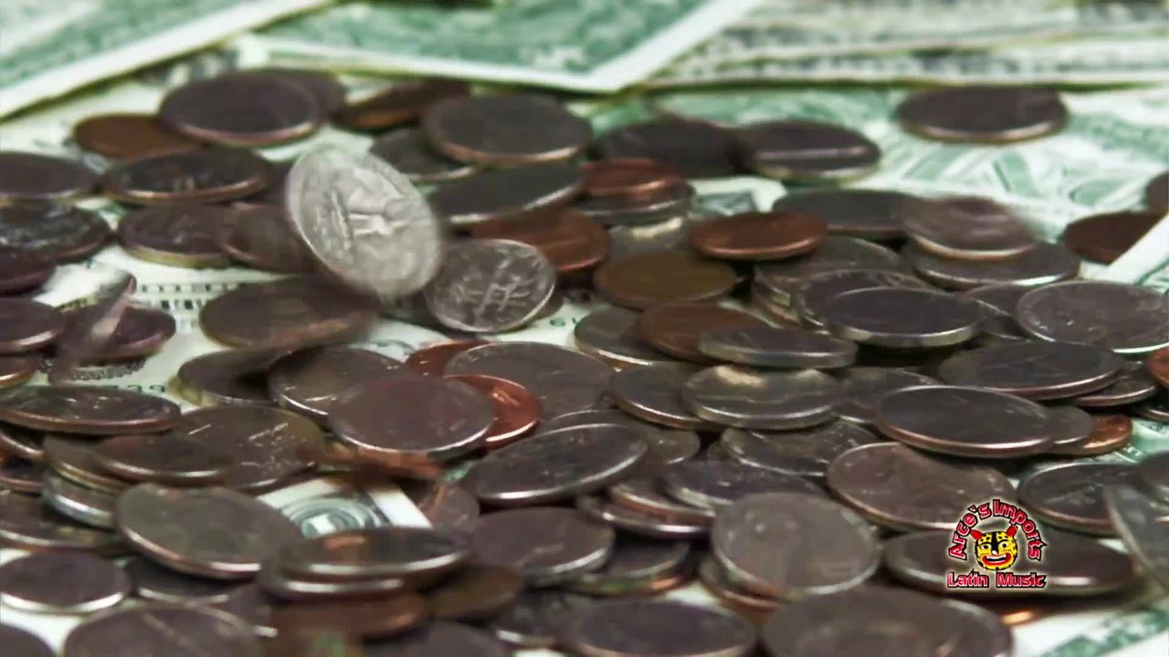 Por Unas Monedas