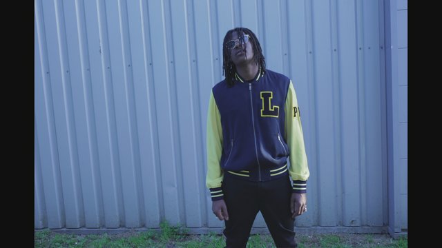 Sans toit, 100 doigts (Clip officiel)