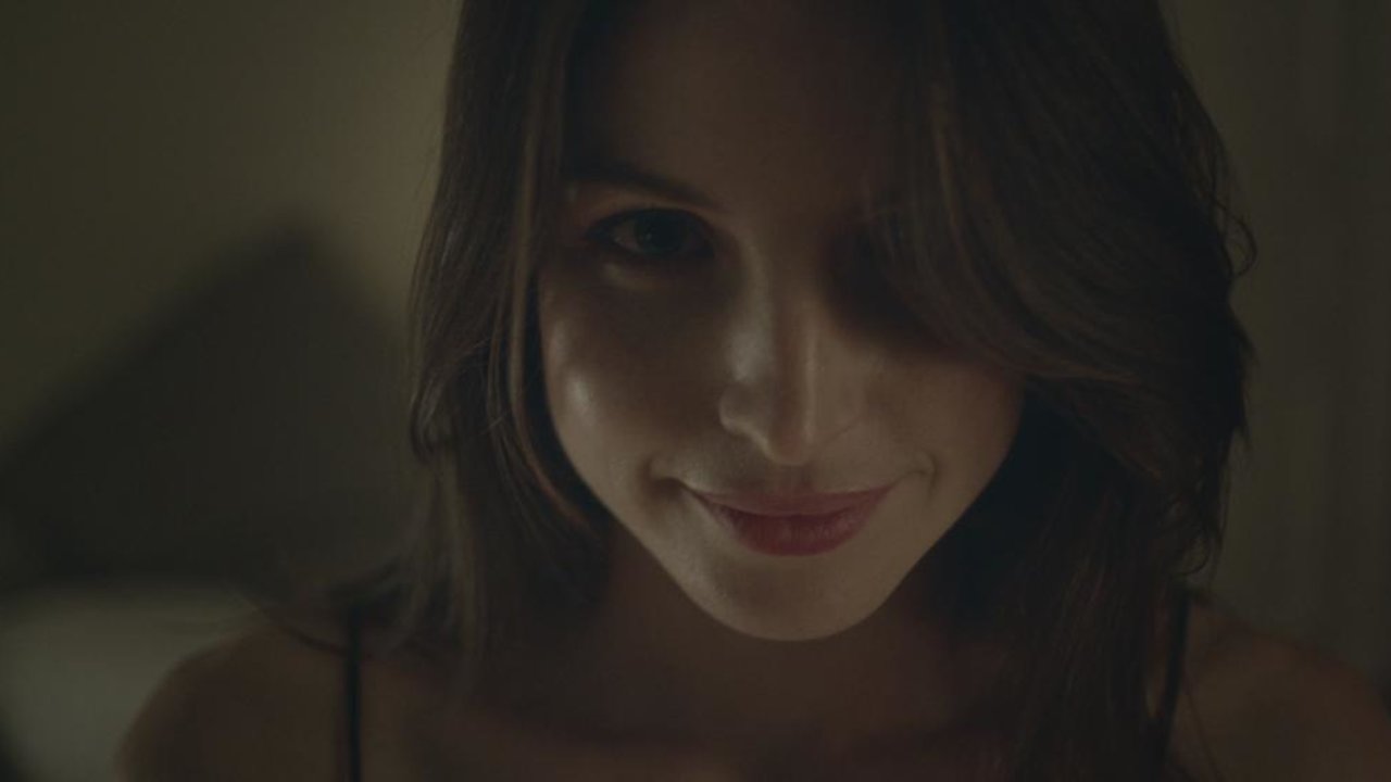 Whispers Under the Moonlight (Clip officiel)
