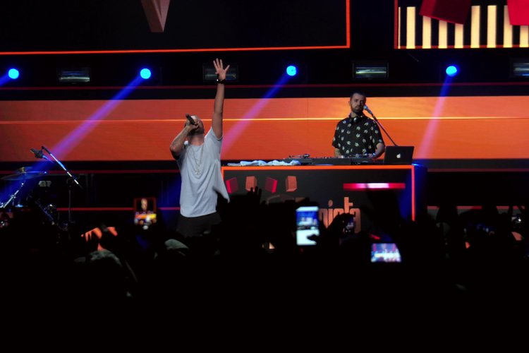 So Os Loucos Sabem By Projota On Tidal tidal