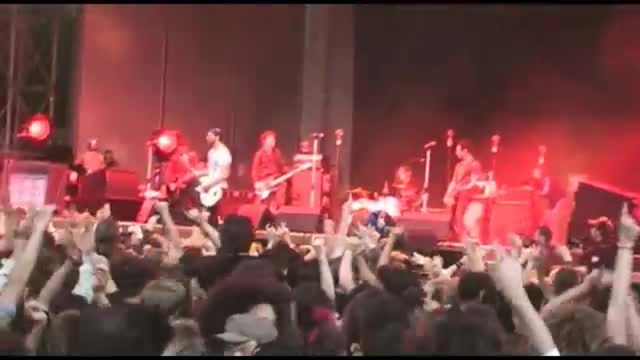 Jane Became Insane (Live)