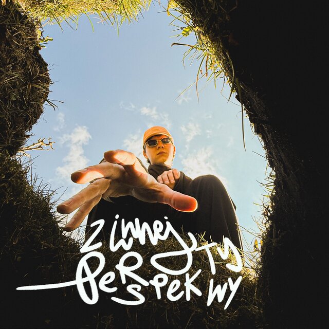 Z INNEJ PERSPEKTYWY  (EP)