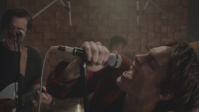I'm Not Ok (Live Off The Floor)