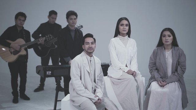 Berlari Tanpa Kaki (Official Music Video) (Video Clip)