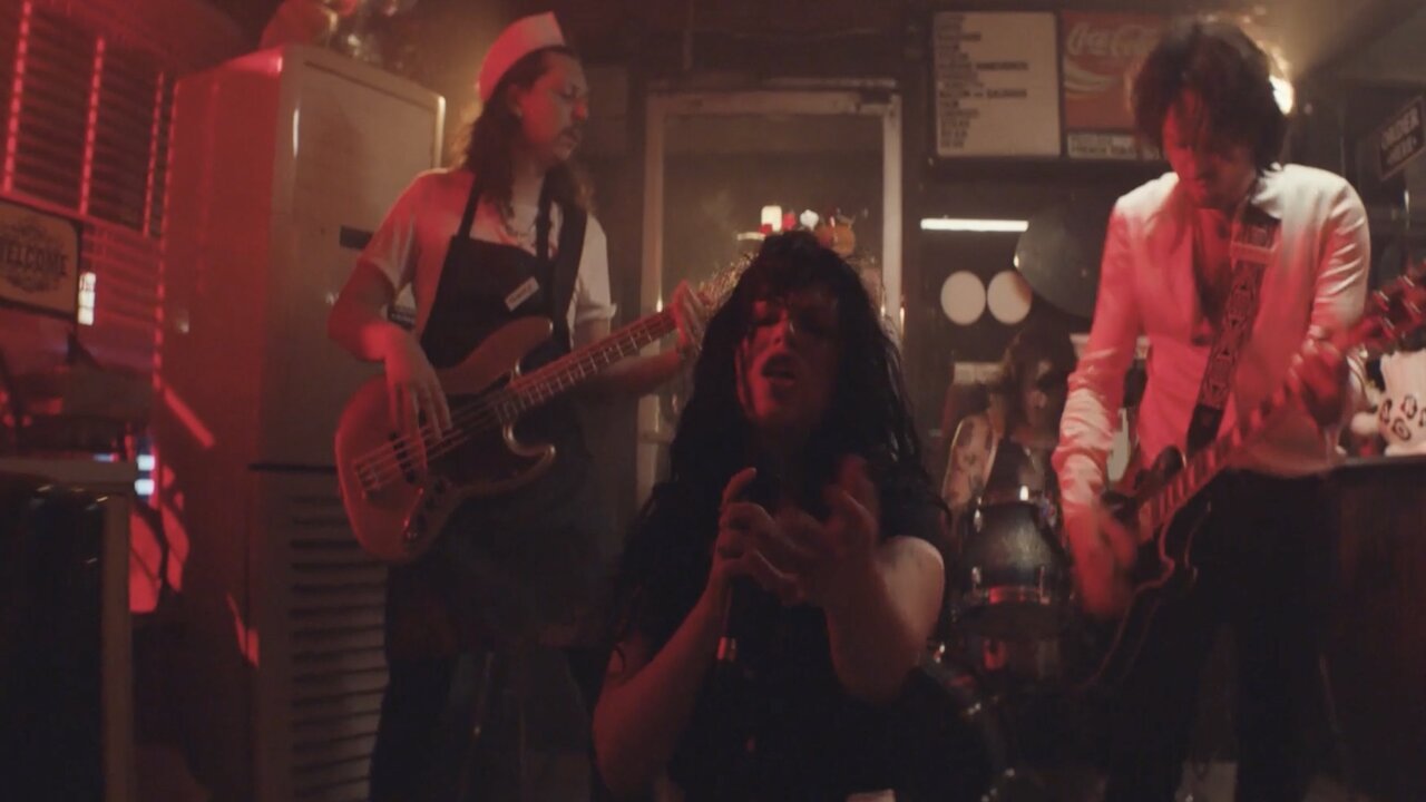 Kelsy Karter & The Heroines "Hotel Flamingo" (Diner Performance Video)