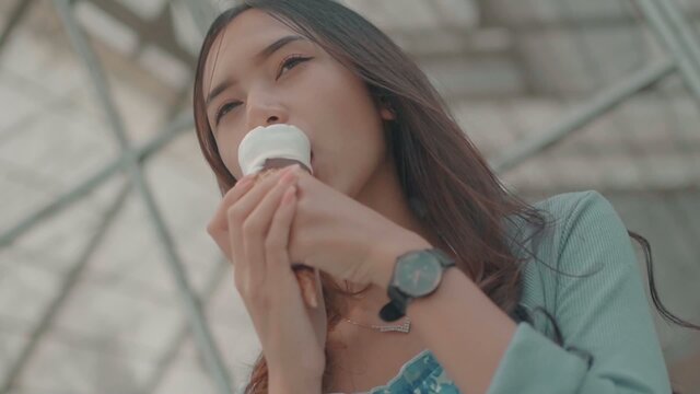 Lemon Ice Cream (feat. Bella) (feat. Bella)