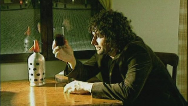 Otro Vaso Y Me Voy (Official Video)