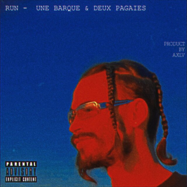 UNE BARQUE & DEUX PAGAIES