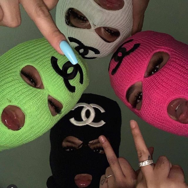 Hold Up 2! (feat. REDEMBRECE)