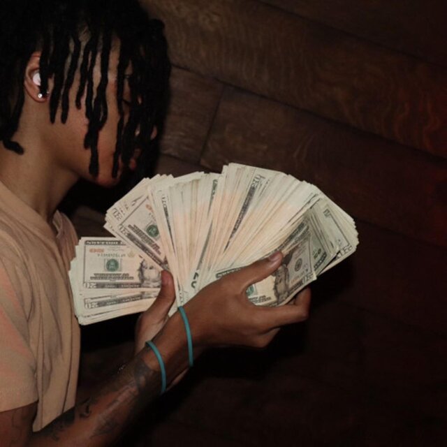 Big Bankroll (feat. Southsidesilhouette)